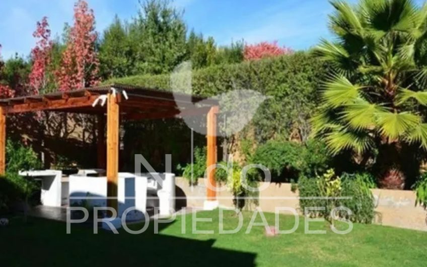 Casa, Los Trapenses // Colegio Craighouse  // Lo Barnechea