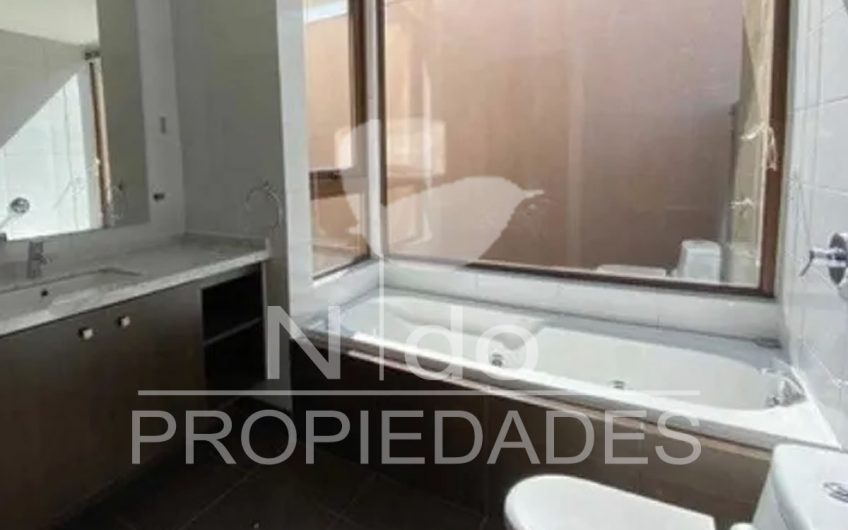 Casa, Los Trapenses // Colegio Craighouse  // Lo Barnechea